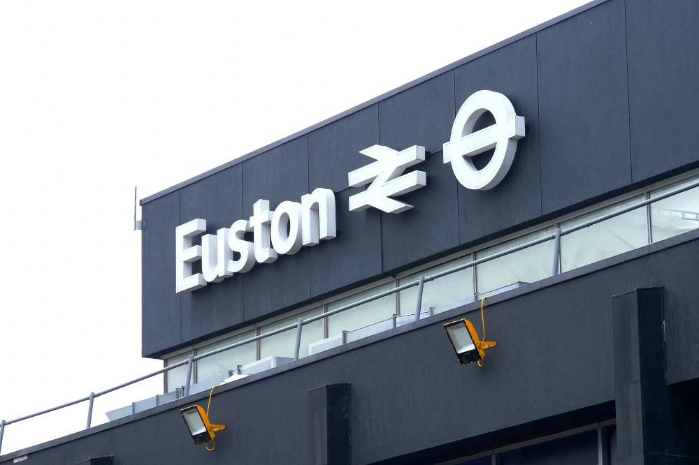 Euston train station: facilities