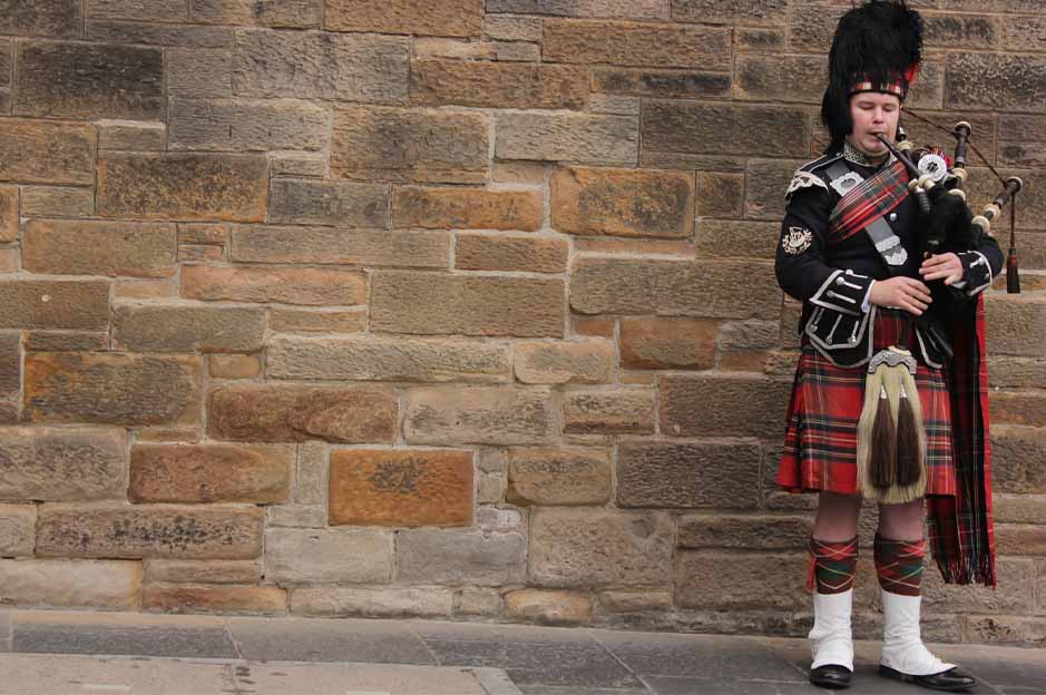 Royal mile: best places in Scotland